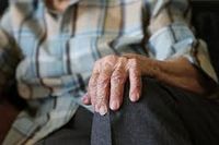 стари хора с ортопедични проблеми - 51650 селекции