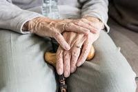 стари хора с ортопедични проблеми - 55293 възможности