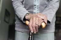 стари хора с ортопедични проблеми - 58270 награди